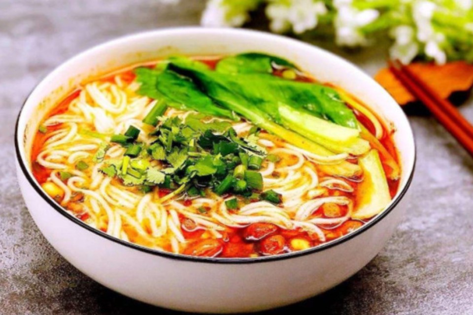 泸州重庆鲜条小面(重庆鲜面条制作视频)