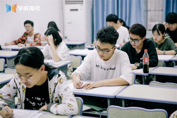 大学退学复读有哪些后果,大一退学复读值得吗？