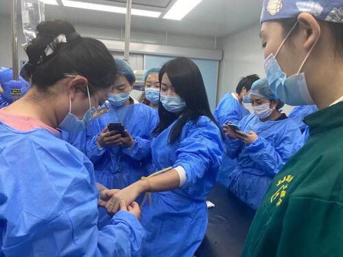 初中毕业学培训微 整形学校一般要学几年?