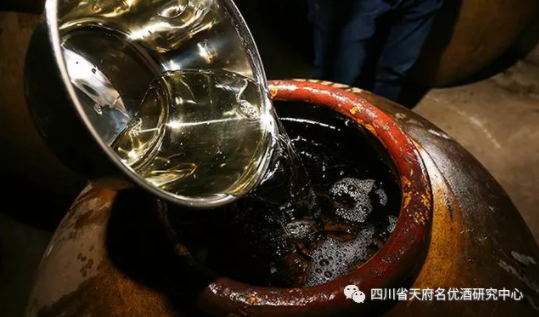 什么是双轮底发酵酒？