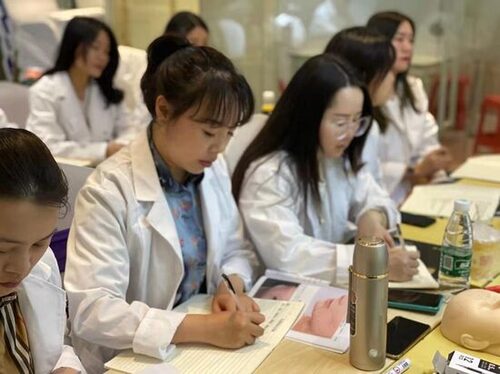 桂林医学美容微整形培训学校学费大概要多少钱
