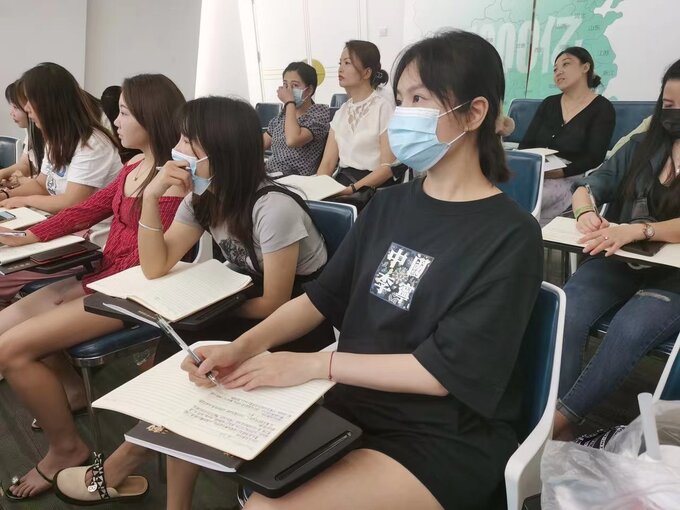 深圳在选择轻医美培训学校有年龄限制吗「欢迎咨询」