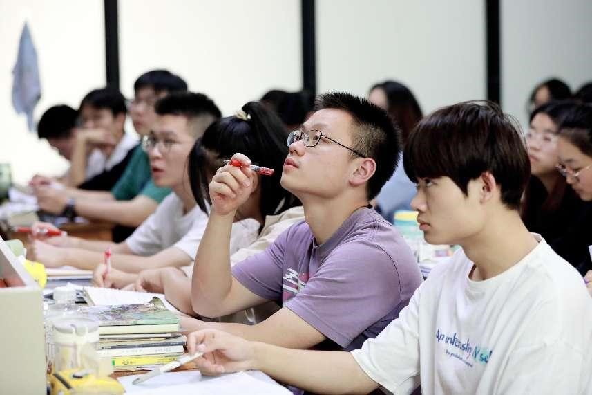 昆明鐘英復讀班地址在哪里