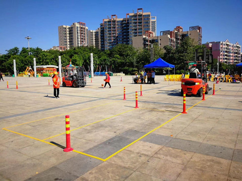 吉安市哪里能培训学叉车/考叉车证怎么报名