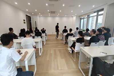 不知道如何幫助主播調(diào)整講品思路和節(jié)奏的運(yùn)營(yíng)