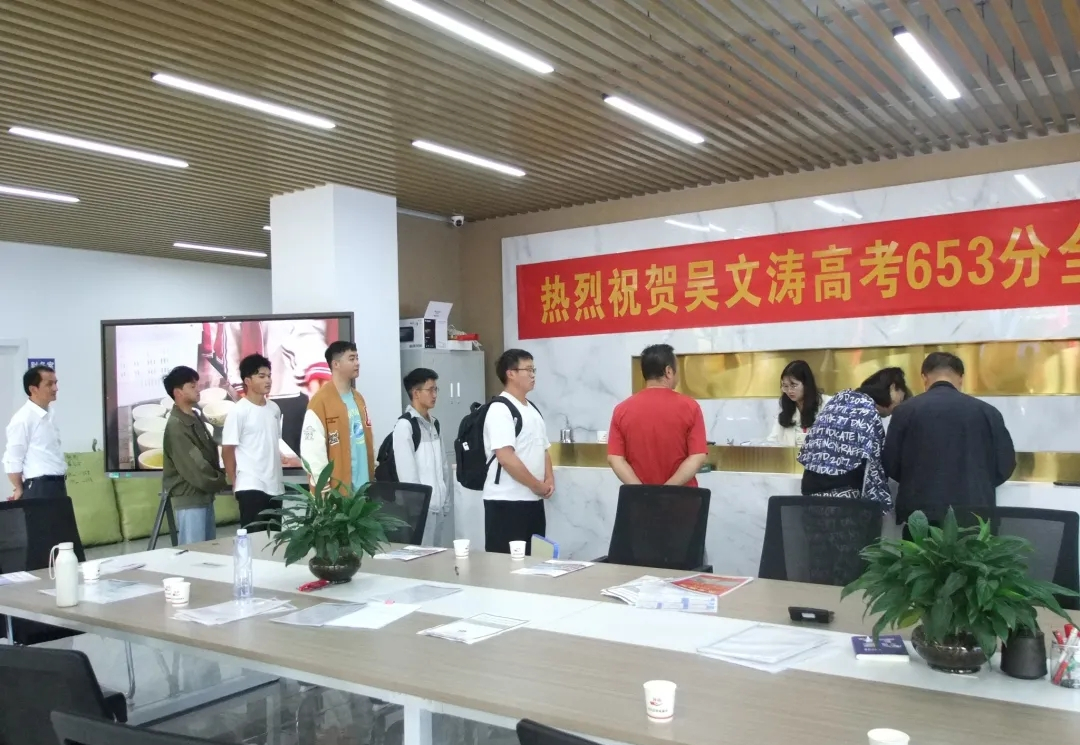 昆明五華區鐘英培訓學校是培訓什么的