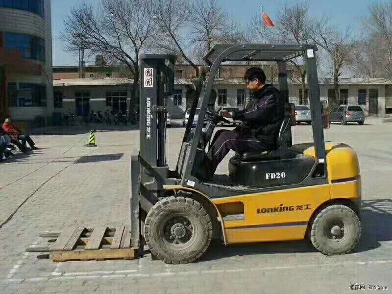叉車證報名培訓(xùn)學(xué)習(xí)考證