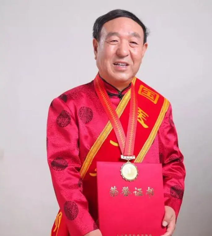 李佃貴